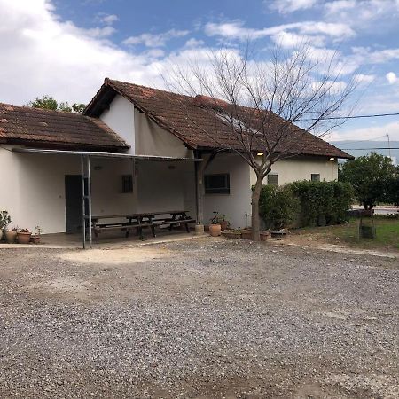 Kurlender Guest House Sheʼar Yashuv Esterno foto